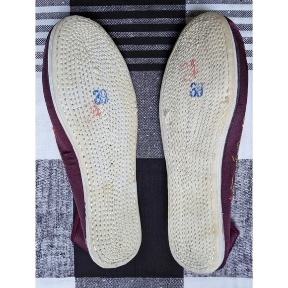 Sold🔴 NWOT silk embroidered Japanese floral rosette maroon ballet Slippers sz 8 - Picture 4 of 5